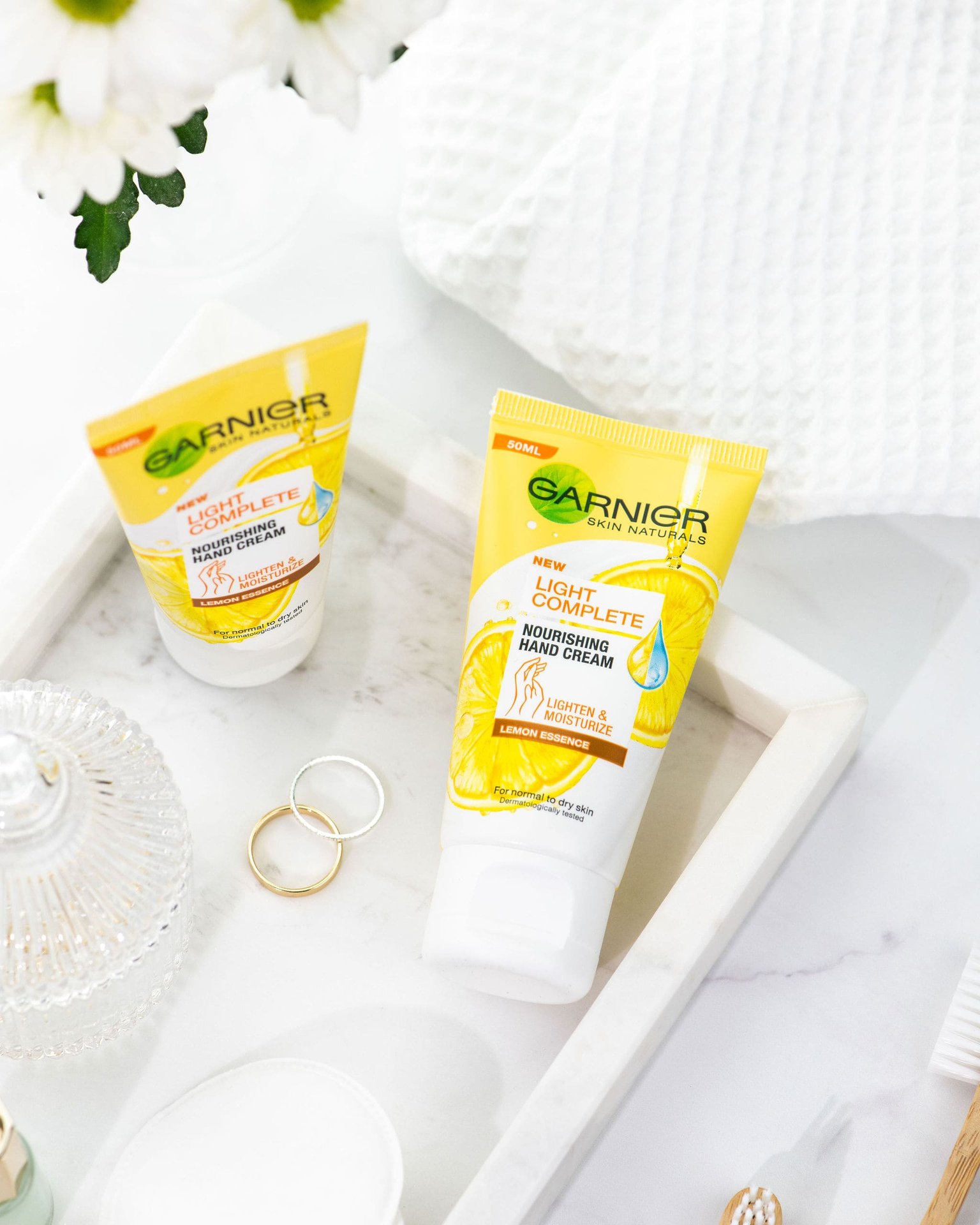 Garnier Light Complete Hand Cream